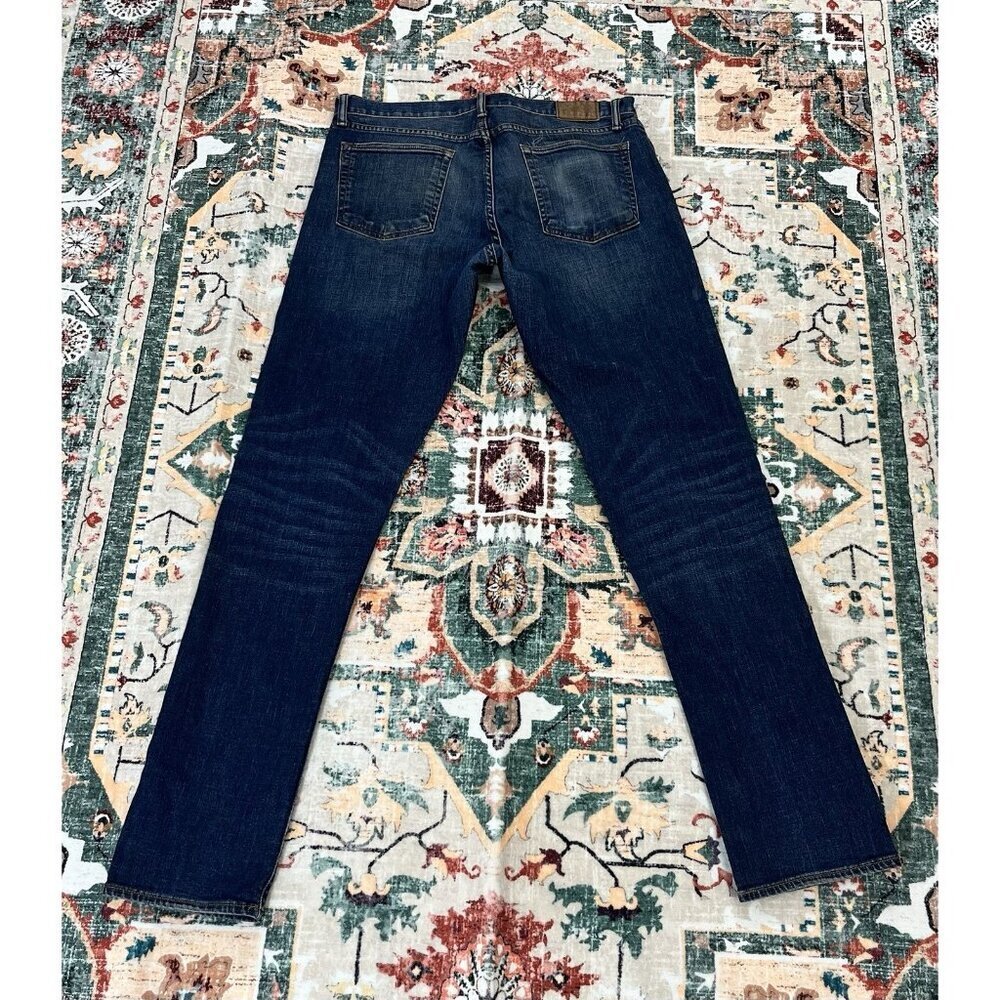 Sexy GAP Jeans Size 34x36 Dark Wash Athletic Fit Tapered Leg Stretch Denim💙 - Picture 2 of 5
